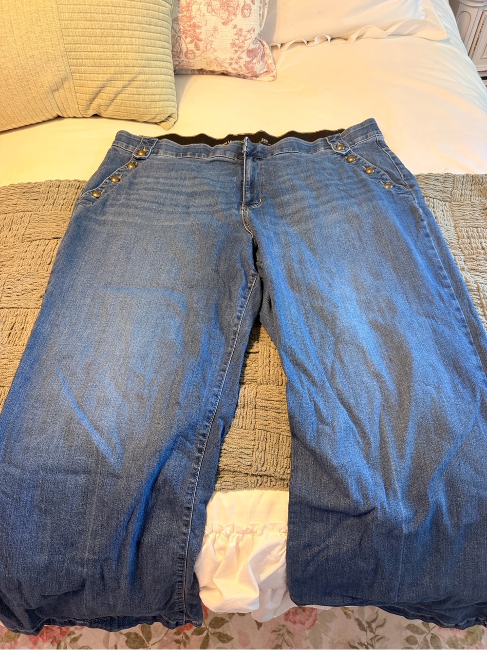 a.n.a Blue Wide-Leg Button-Accent Jeans
